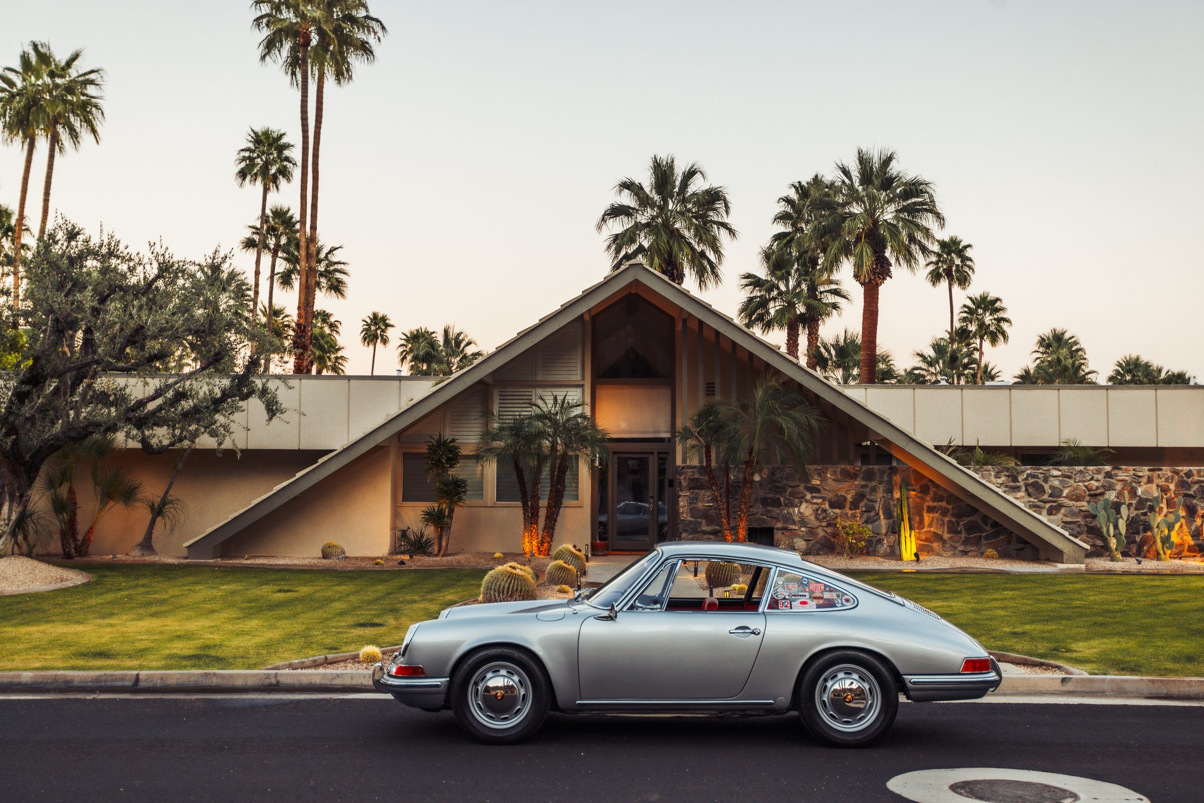 Side profile — A-frame house, Palm Springs